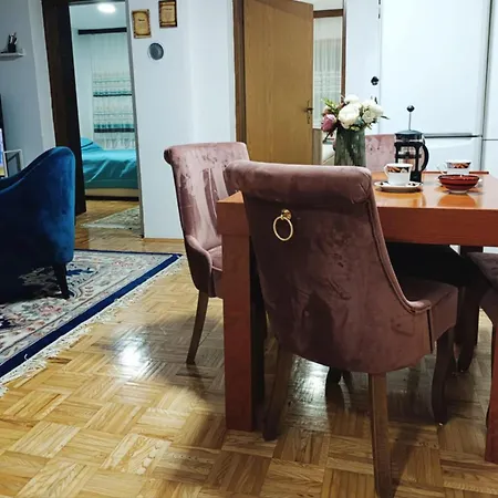 House Apartment *